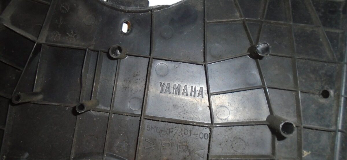 FLOOR PANEL – YAMAHA CYGNUS X 125 ( 2003 – 2006)